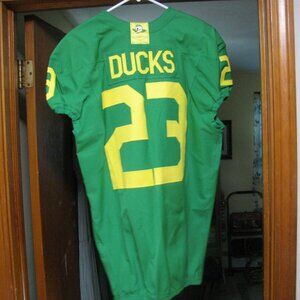 UNIV OF OREGON  DUCKS NIKE MENS JERSEY  LARGE L  BRAND NEW  W TAGS  NWT  PERFECT